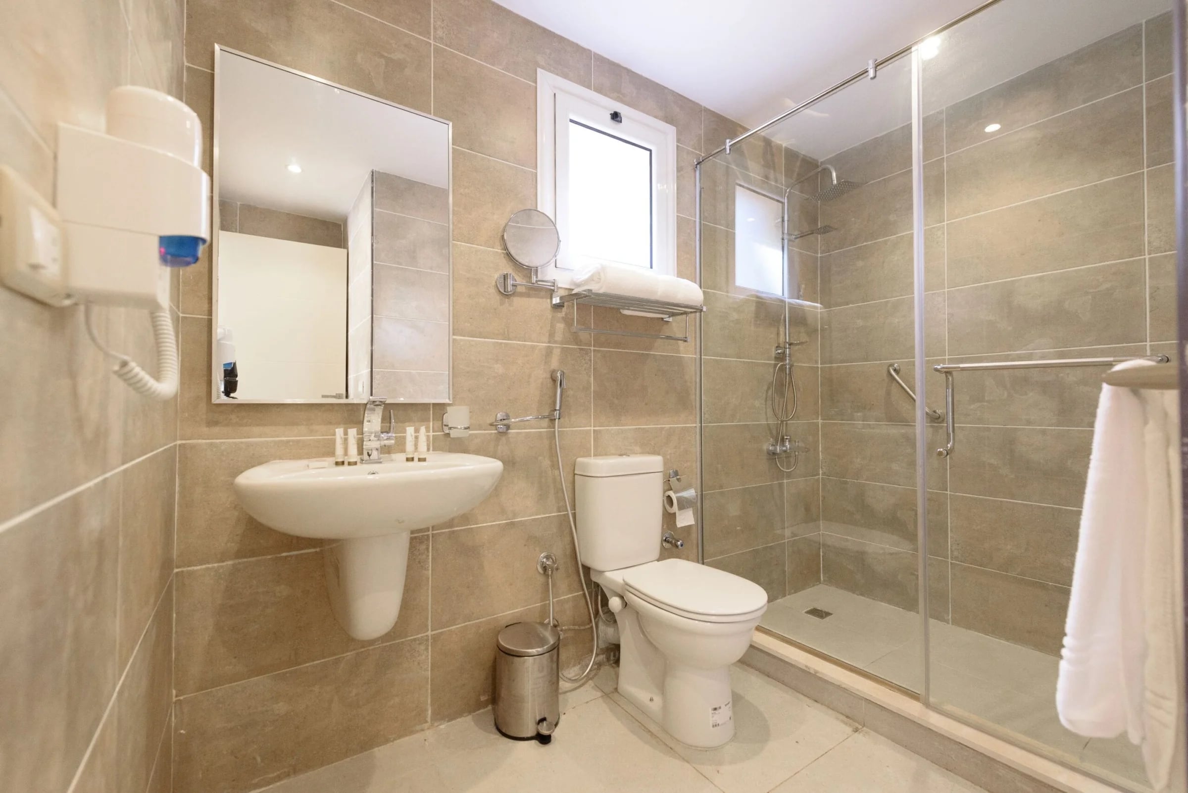 Two-Bedroom Suite Aqua Pool, photo 4